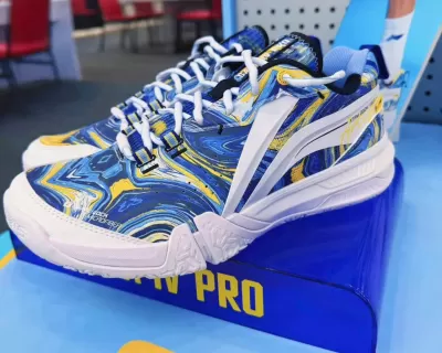 Lộ Diện Lining SAGA IV PRO Artist Seris