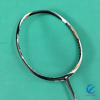 Tìm kiếm địa chỉ mua bán vợt cầu lông Yonex chính hãng tại Việt Nam