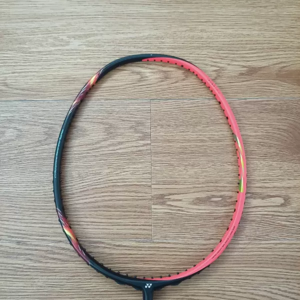 Vợt cầu lông Yonex Astrox 77 đỏ chính hãng