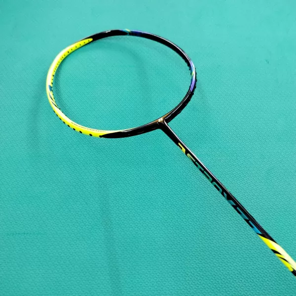 Vợt Cầu Lông Yonex Astrox 77 Xanh Chuối Chính Hãng