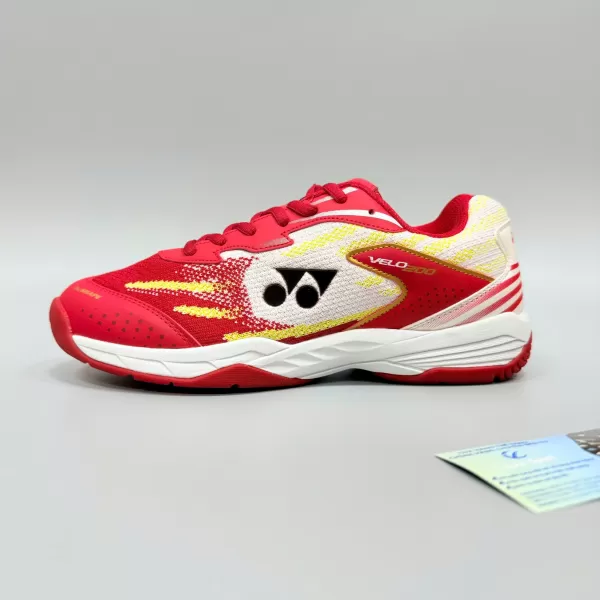 Giày Cầu Lông Yonex Velo 200 (Ruby Red/Medallion Gold) Chính Hãng